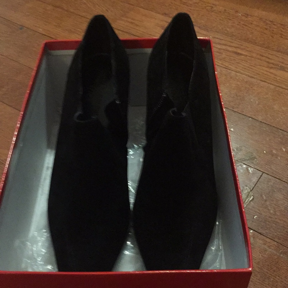 Anne Klein suede booties NIB size 9